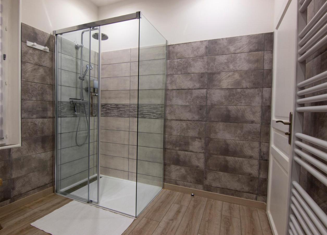 Châlons-en-Champagne Cocon D'Hiver - Netflix & Wifi - Parking Gratuit - Check-In 24H24 - Kit Bebe Inclus - Emplacement Velos - Goodmarning מראה חיצוני תמונה